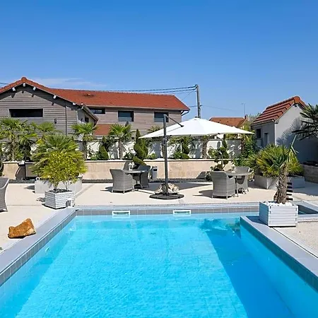 De La De La Croix Avec Piscine Et Parking A 4 Minutes De L'a26 Oda ve Kahvaltı Villechétif