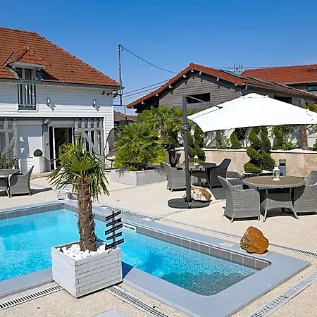 De La De La Croix Avec Piscine Et Parking A 4 Minutes De L'a26 Oda ve Kahvaltı
